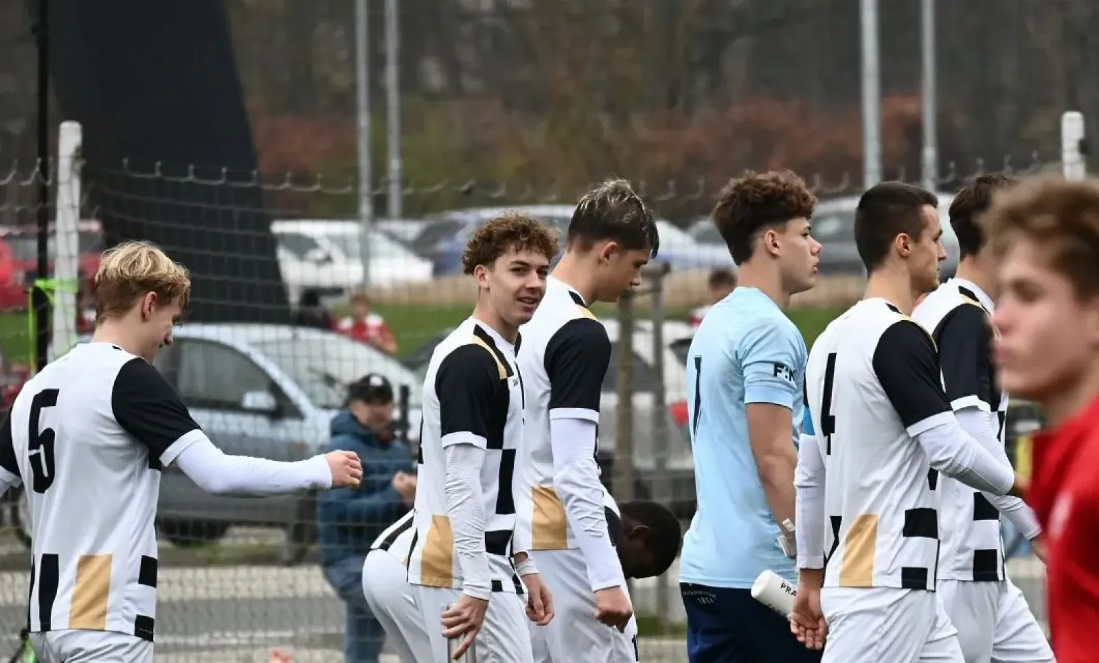 Rezerva Hradce na závěr turnaje nadělovala